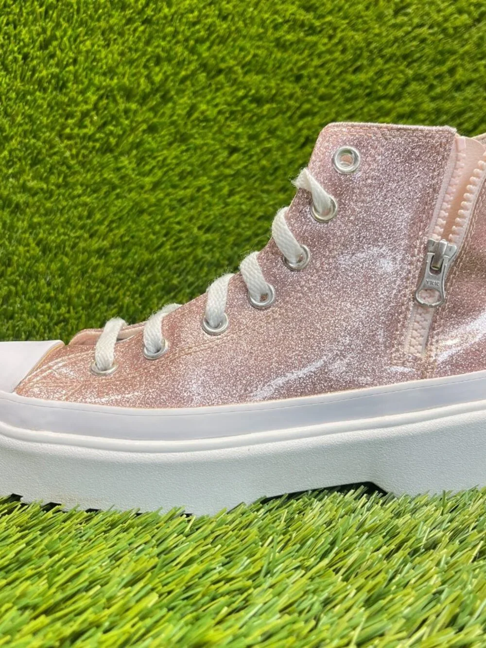 Converse Chuck Taylor All Star Lugged Hi Girls Size 5.5Y Athletic Shoes Sneakers
